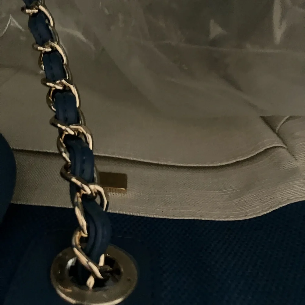 Chanel shopper tote - Picture 3 of 10